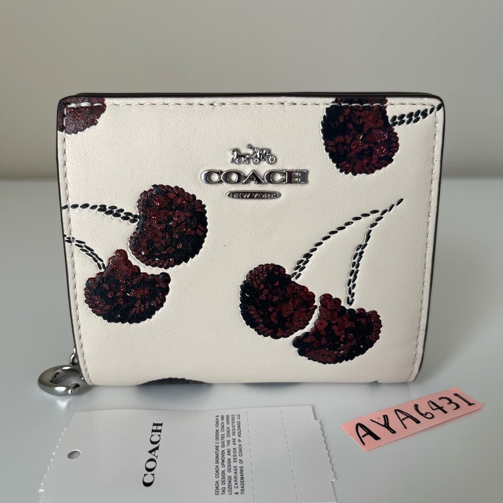 Coach Snap Wallet With Cherry Print🎈🎈